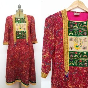 Vintage 70s Embroidered Afghan Dress Floral Hippie/Bohemian/Festival/Folk